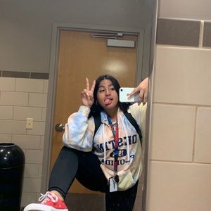 Meet your Posher, Raquel